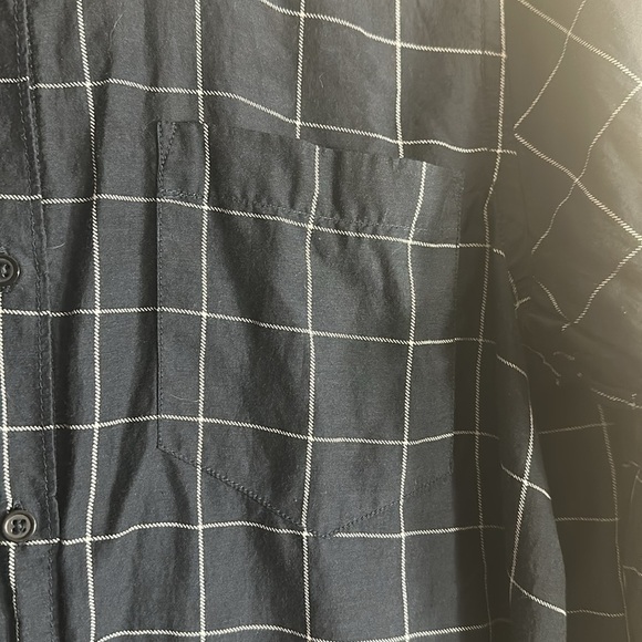 Gap Black and white plaid button up blouse size XL - Picture 3 of 5
